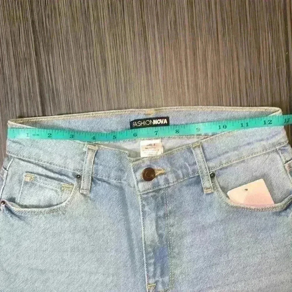 Fashion Nova Light Blue Wash Can’t You Relax Straight Leg Denim Jeans Size 3 - Picture 5 of 17